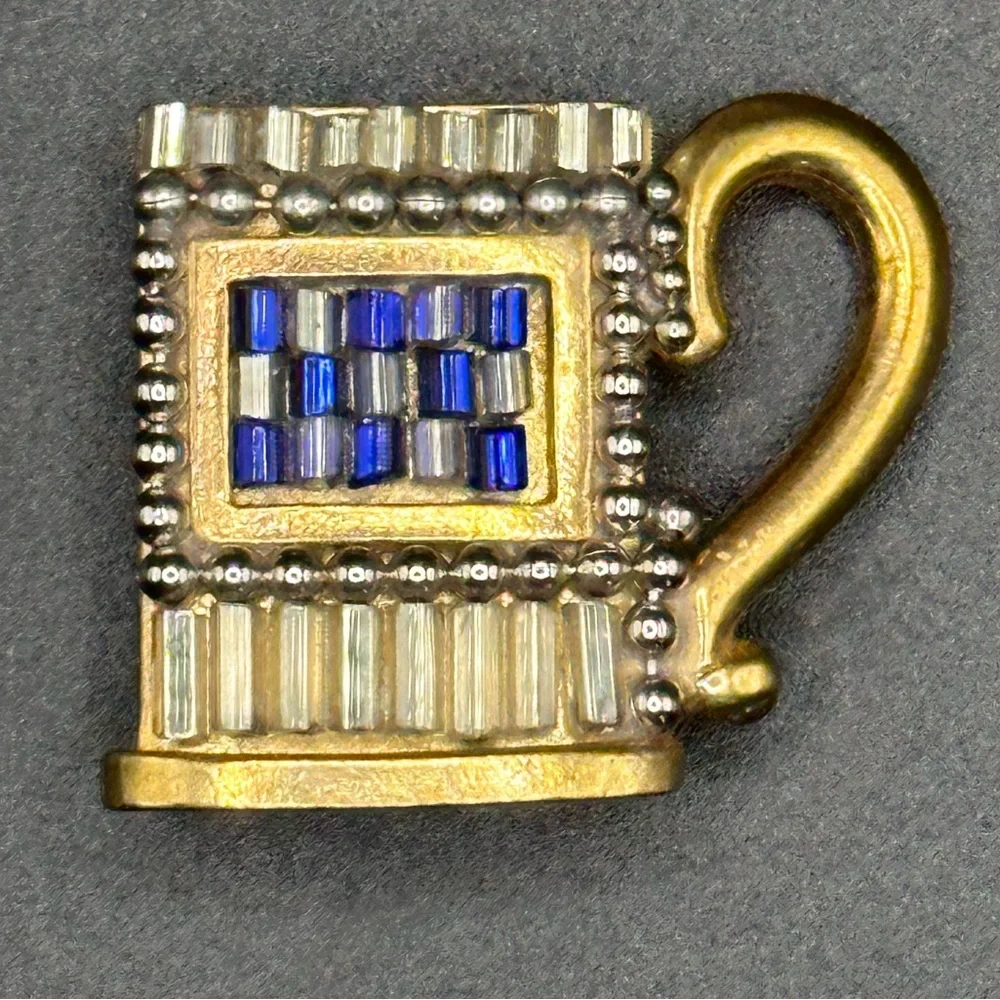 Unusual Blue White‎ Beaded Mug Pin Brooch